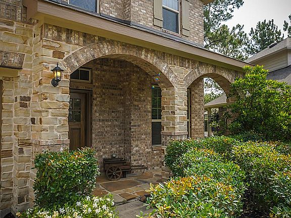 3rd image of 6 Cayahoga Ct