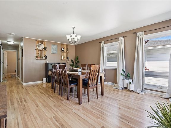 4th image of 1401 Harold Dr SE