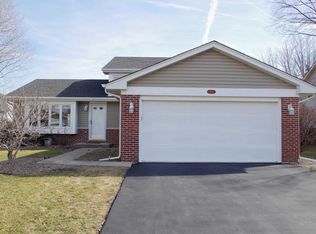 1738 Maroon Bells Ln, Bolingbrook, IL 60490