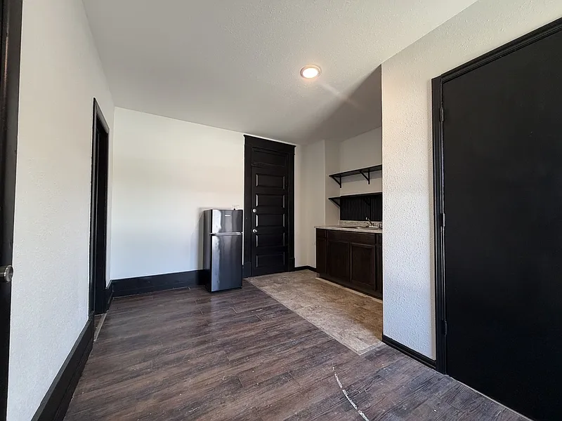 1 bed, 1.0 bath, 450 sqft, $650 — Photo 4