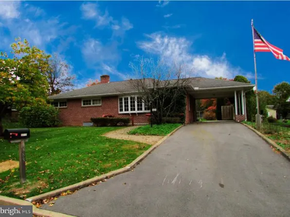 1383 N Allen St, State College, PA 16803