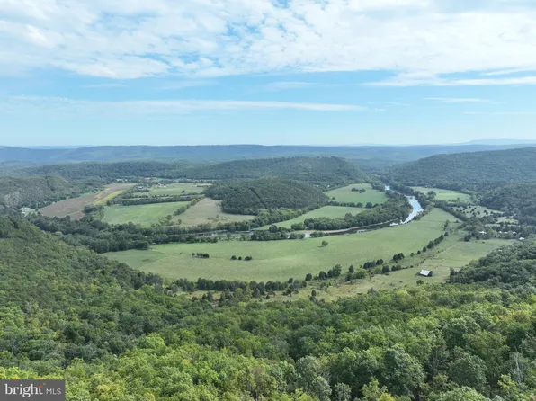132 Bluffs Blue Beach Rd, Springfield, WV 26763