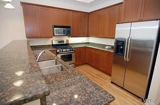 3rd image of 4150 N Lincoln Ave #1