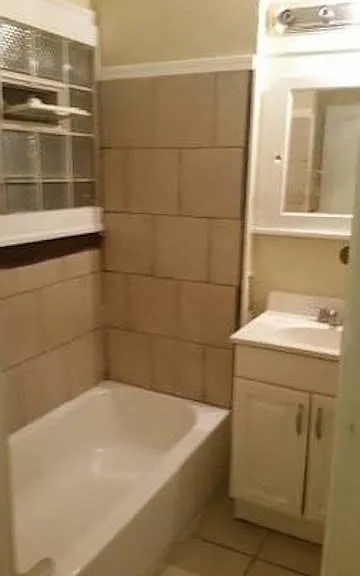 3211 W 33rd St #UP — Photo 2