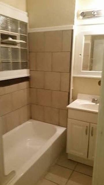 2nd image of 3211 W 33rd St #Up