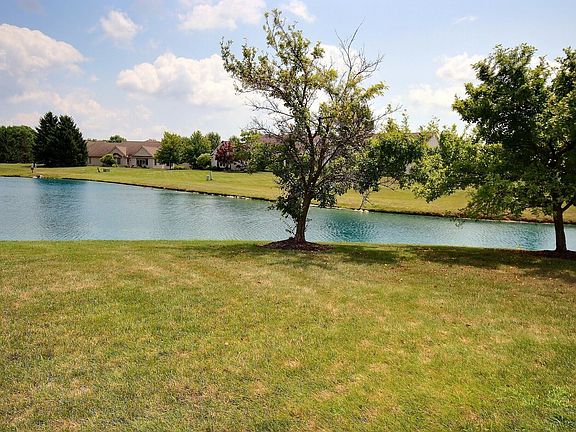 2nd image of 2933 Cunningham Dr