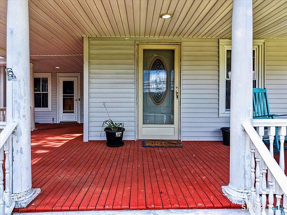 3rd image of 210 Maple Avenue