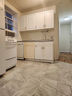 Rented by City Connections Realty | media 9