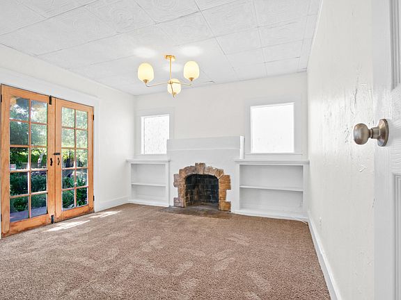 4th image of 904 N Stanley Ave
