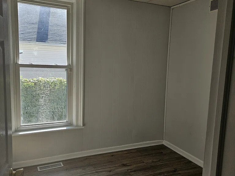 1112 E Cleveland Ave — Photo 12