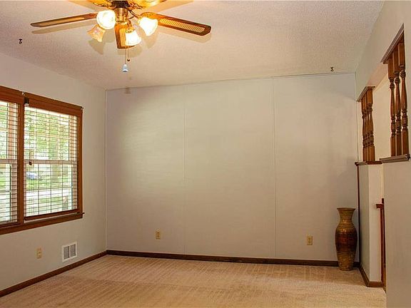 5th image of 10812 Fuller Ave