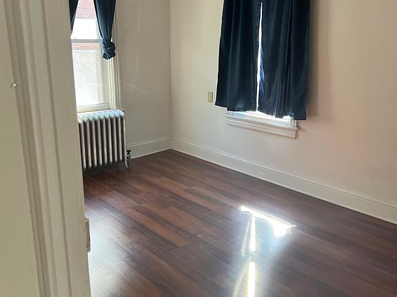 2nd image of 1264 Newport Ave #2