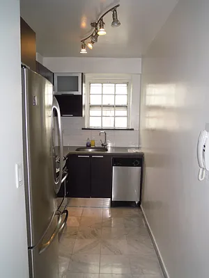 Rented by Metropolitan Equities | media 26