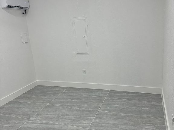 5th image of 1 Apartment Ter SW #10452-228