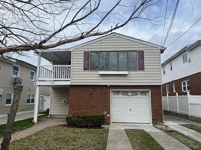 576 Britton Ave, Staten Island, NY, 10304