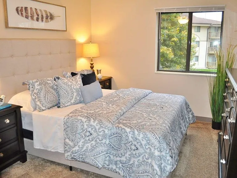 Island Place Apartments - On the River — Photo 34