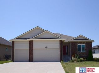 7281 Rachel Rd, Lincoln, NE 68516