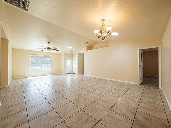 3rd image of 275 N 200 W #10