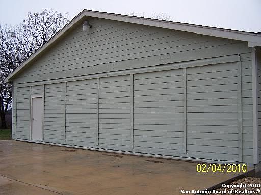 2nd image of 15464 W Fm 471 (19)