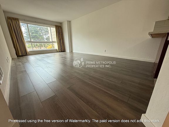 2nd image of 601 Niantic Ave #2