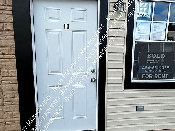 2nd image of 121-123 N 9th St #10