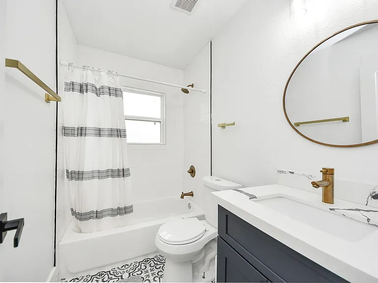 7003 Darien St — Photo 35