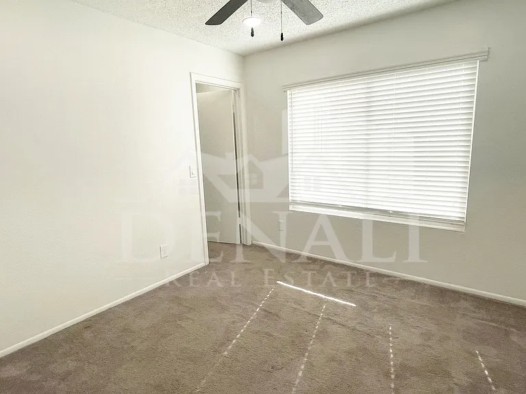423 S Terry Ln — Photo 16