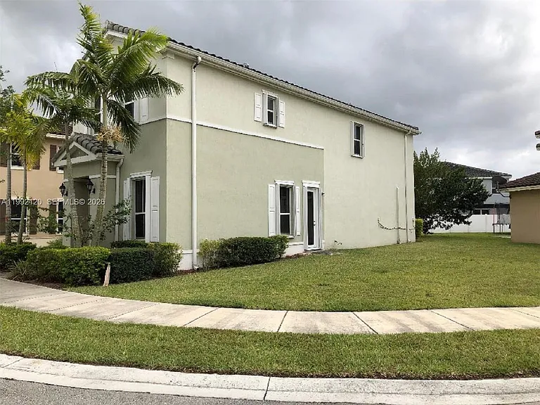 17000 SW 90th Ter — Photo 13
