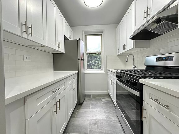 2nd image of 6601 Broadway APT 3K