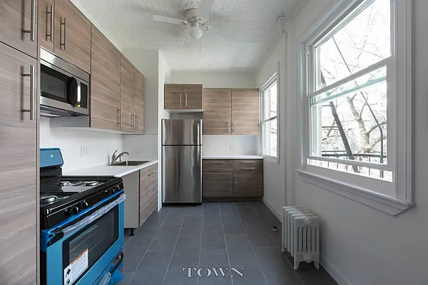 Rented by Town Residential | media 23