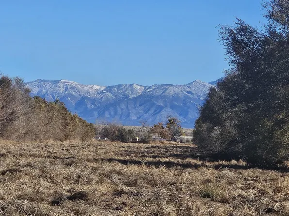 1028B Gabaldon Rd, Belen, NM 87002