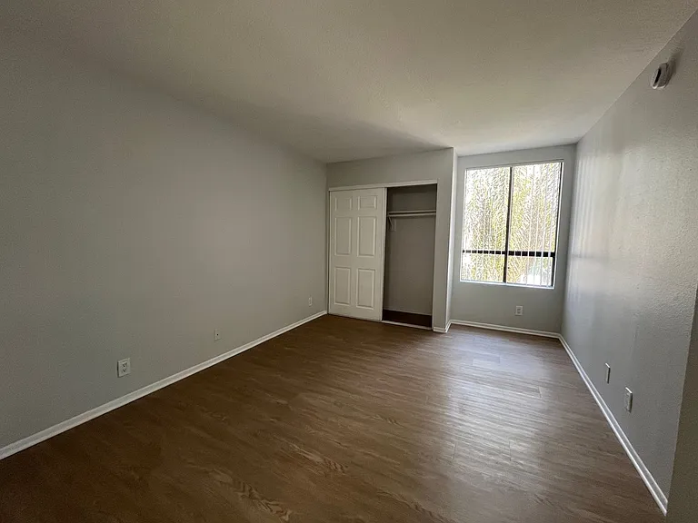 6310 Sylmar Ave — Photo 67