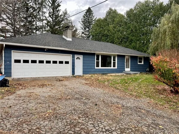 4685 Makyes Rd, Syracuse, NY 13215