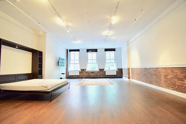 Rented by Sovereign Associates | media 9