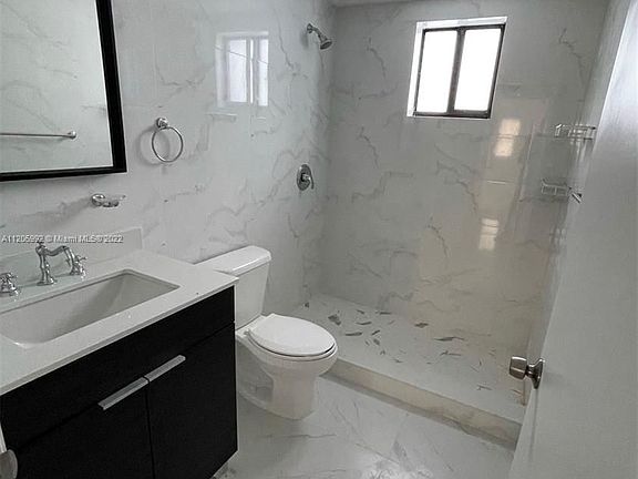 5th image of 423 E 27th St #203