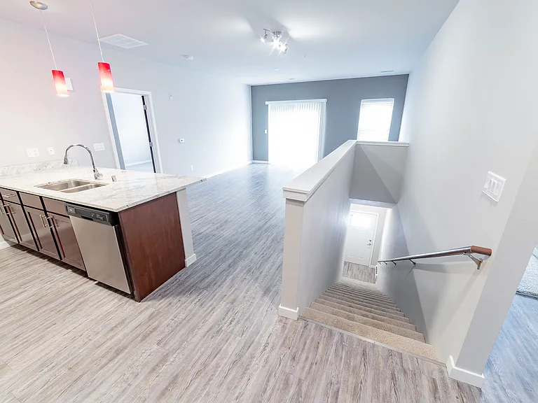 Mammoth Springs Apartments & Townhomes — Photo 64