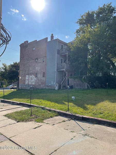 4th image of 25 Alexander Street