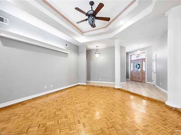 3rd image of 2208 Lawndale Rd