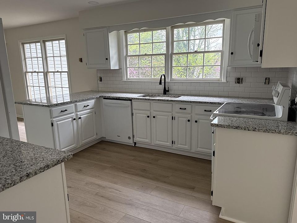 2nd image of 213 Primavera Cir