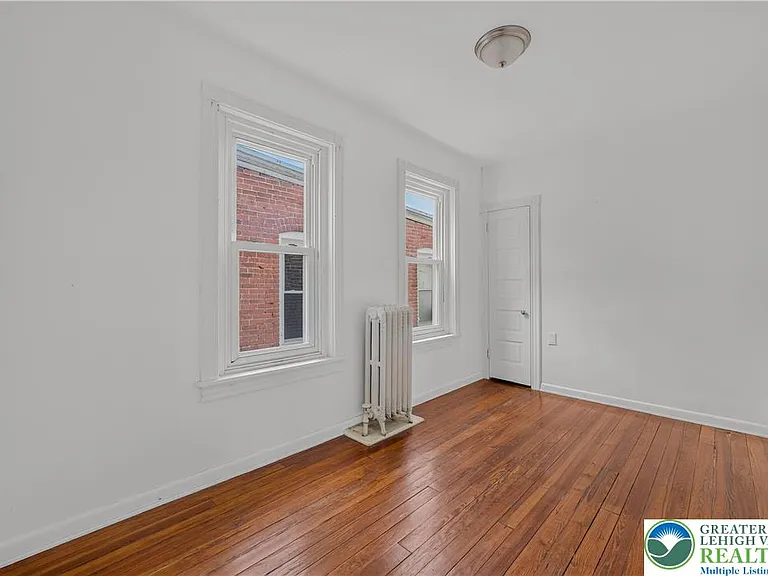 121 S 14th St — Photo 17