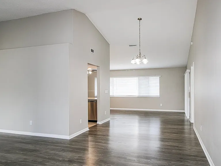 10142 Bannister St — Photo 5
