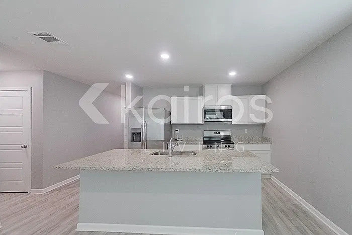 3 bed, 2.0 bath, 1276 sqft, $1,795 — Photo 4