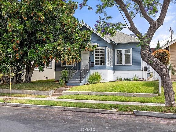 3rd image of 757 N Loma Vista Dr