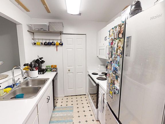 5th image of 1318 W Huron St