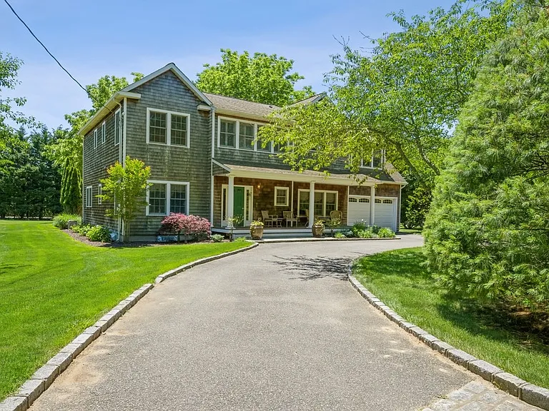 27 Lamb Ave — Photo 1