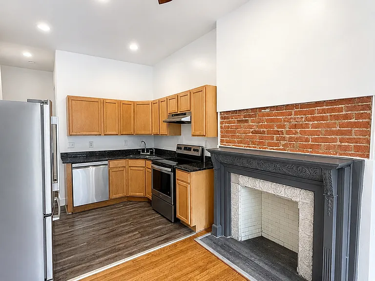 2125 Bolton St #1 — Photo 1