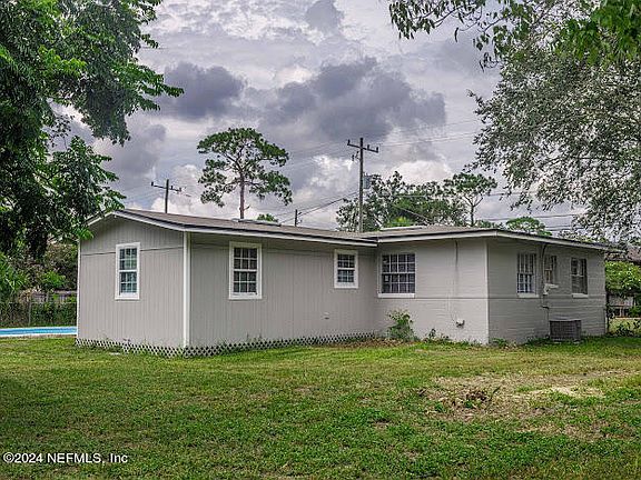 2nd image of 252 LAURINA Street