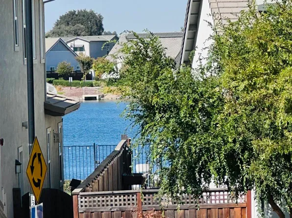 2406 Garden Farms Ave, Lathrop, CA 95330