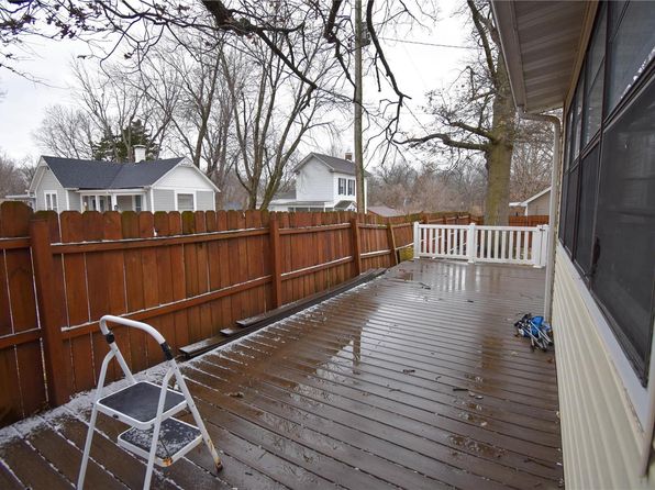 102 W High St, Troy, IL 62294