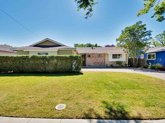 3rd image of 3687 Willowview Dr